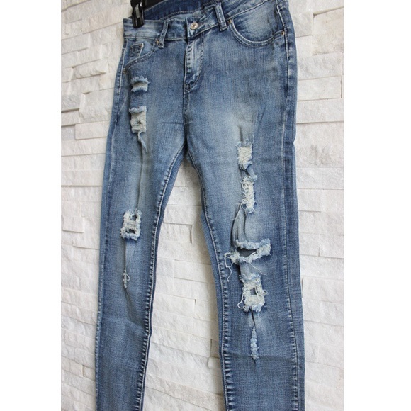 Distressed Skinny Jeans - Picture 5 of 5